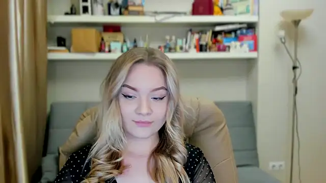 Snapshot of Kara_Smith_ chatting on 11/29/25, 10:46 Kara Smith online show from 11/29/25, 10:46