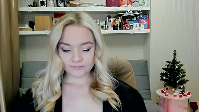 Snapshot of Kara_Smith_ chatting on 12/18/25, 12:49 Kara Smith online show from 12/18/25, 12:49