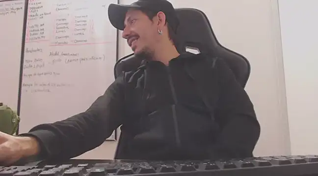 Snapshot of David_Blake69 chatting on 03/09/25, 04:22 David Blake69 online show from 03/09/25, 04:22