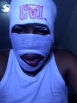 Snapshot of Zindicky chatting on 12/05/25, 08:27 Zindicky online show from 12/05/25, 08:27