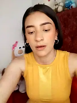 Snapshot of HOLY_DOLL chatting on 03/20/25, 03:47 HOLY DOLL online show from 03/20/25, 03:47