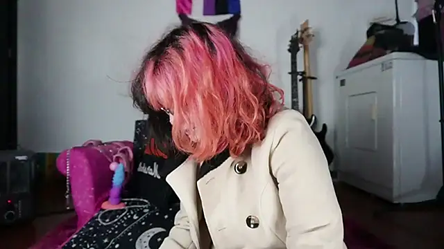 Snapshot of Devil_And_Princess chatting on 09/24/25, 08:34 Devil And Princess online show from 09/24/25, 08:34