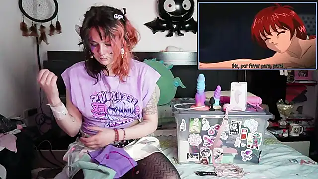 Snapshot of Devil_And_Princess chatting on 11/25/25, 02:33 Devil And Princess online show from 11/25/25, 02:33