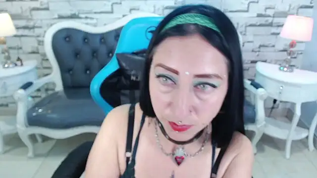 Snapshot of valeria_a1 chatting on 03/18/25, 04:04 valeria a1 online show from 03/18/25, 04:04