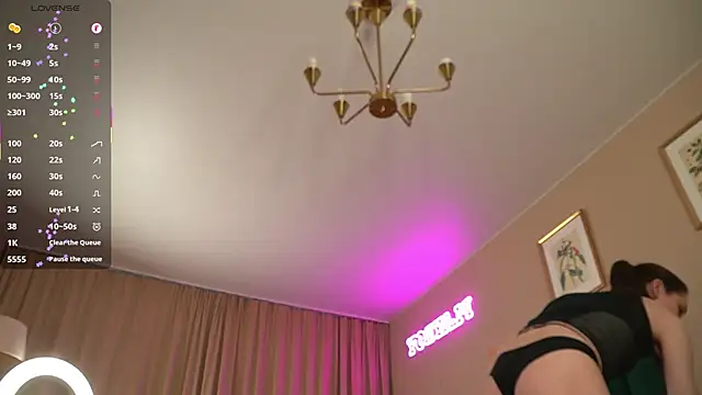 Snapshot of Sweet_Jealousy chatting on 09/23/25, 10:29 Sweet Jealousy online show from 09/23/25, 10:29