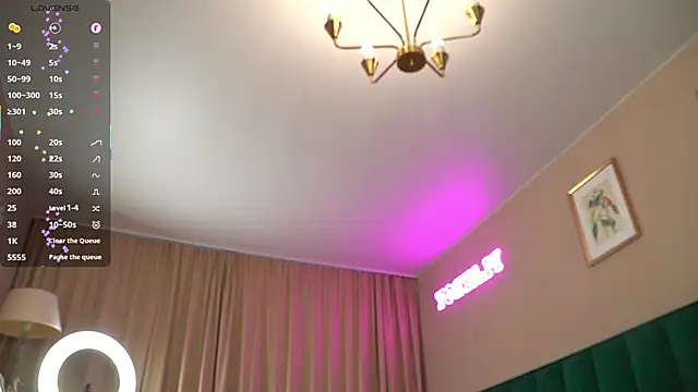 Snapshot of Sweet_Jealousy chatting on 10/06/25, 09:07 Sweet Jealousy online show from 10/06/25, 09:07