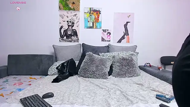 Snapshot of FindomGoddess1 chatting on 11/20/25, 09:58 FindomGoddess1 online show from 11/20/25, 09:58