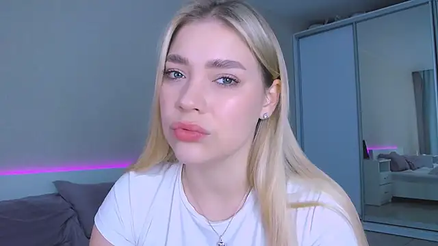 DIANAxxxDIAMOND online show from 11/14/25, 10:25