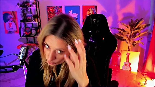 SarahAlluring online show from 12/20/25, 11:28