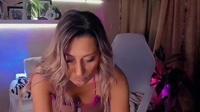 SarahAlluring online show from 05/31/26, 06:09