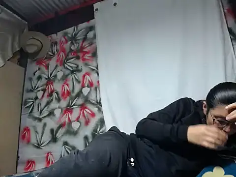 Snapshot of SHARONYJQVI chatting on 09/27/25, 09:53 SHARONYJQVI online show from 09/27/25, 09:53