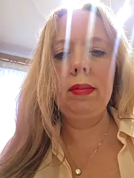 Snapshot of Irina3718 chatting on 04/22/26, 03:57 Irina3718 online show from 04/22/26, 03:57