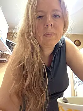 Snapshot of Irina3718 chatting on 06/03/26, 03:06 Irina3718 online show from 06/03/26, 03:06