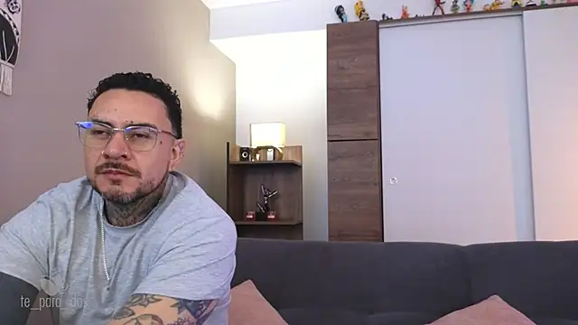 Snapshot of Te_para_2 chatting on 10/08/25, 04:15 Te para 2 online show from 10/08/25, 04:15