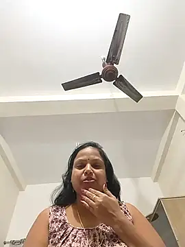 Snapshot of Arohi35 chatting on 09/10/25, 05:02 Arohi35 online show from 09/10/25, 05:02