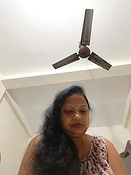 Snapshot of Arohi35 chatting on 09/17/25, 04:52 Arohi35 online show from 09/17/25, 04:52