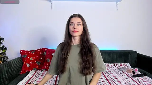 Eva McCoy online show from 12/15/25, 09:46