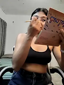 Snapshot of Guadalupe_Lopez chatting on 10/02/25, 10:22 Guadalupe Lopez online show from 10/02/25, 10:22