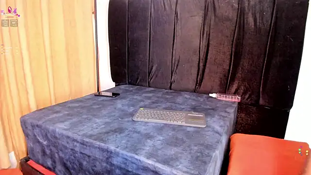 Maturecouple1 online show from 04/15/26, 07:58