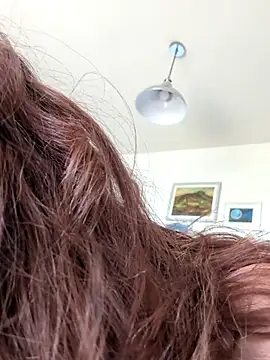 Snapshot of Petite_Juicy_Olive chatting on 07/13/26, 11:24 Petite Juicy Olive online show from 07/13/26, 11:24