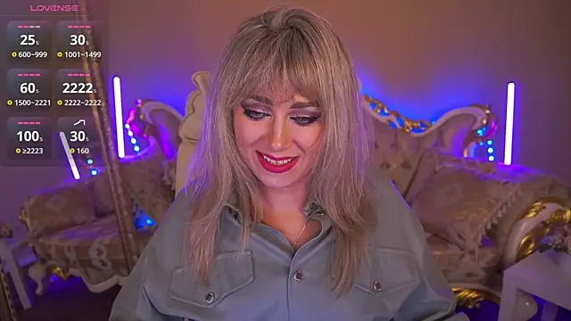 Snapshot of CandyLadyyy chatting on 09/28/25, 08:25 CandyLadyyy online show from 09/28/25, 08:25