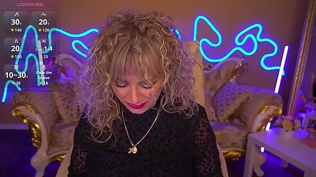 Snapshot of CandyLadyyy chatting on 10/12/25, 08:30 CandyLadyyy online show from 10/12/25, 08:30