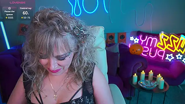 Snapshot of CandyLadyyy chatting on 10/30/25, 09:59 CandyLadyyy online show from 10/30/25, 09:59