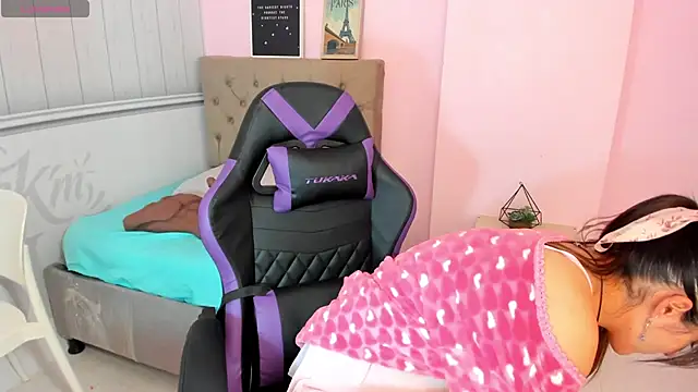 Tania Duque online show from 10/02/25, 02:02