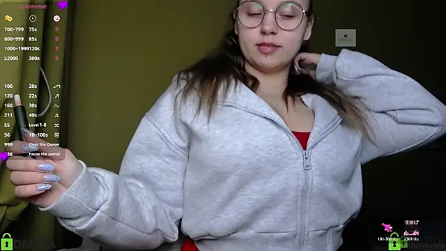 Snapshot of Lilysweet13 chatting on 10/20/25, 12:38 Lilysweet13 online show from 10/20/25, 12:38