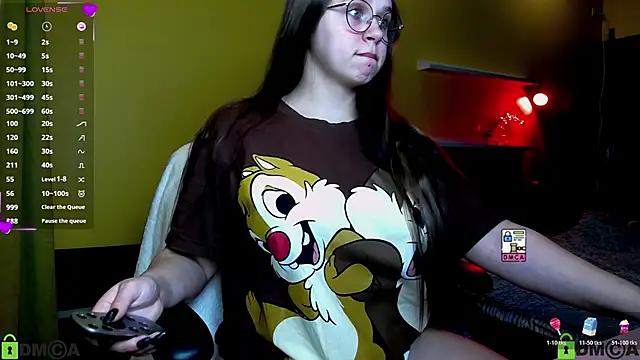 Snapshot of Lilysweet13 chatting on 10/28/25, 01:47 Lilysweet13 online show from 10/28/25, 01:47