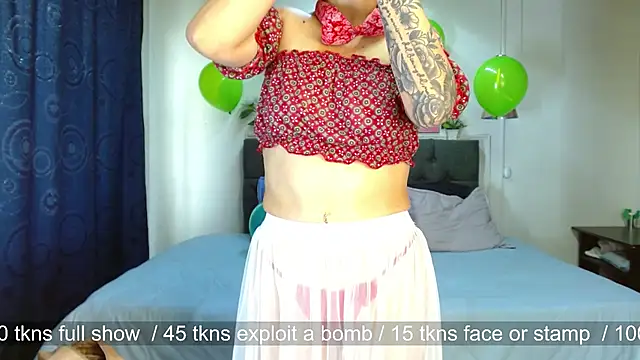 Snapshot of mia_velvet1 chatting on 03/18/25, 01:53 mia velvet1 online show from 03/18/25, 01:53