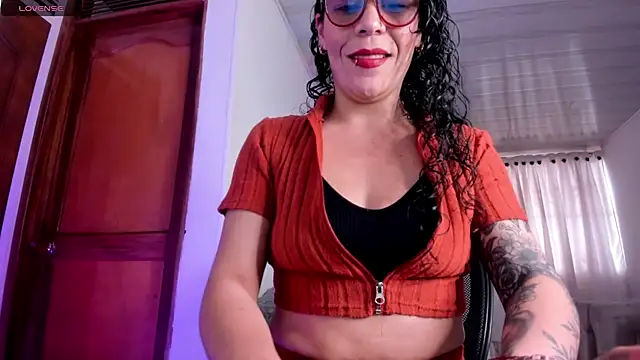 Snapshot of mia_velvet1 chatting on 06/22/26, 04:04 mia velvet1 online show from 06/22/26, 04:04