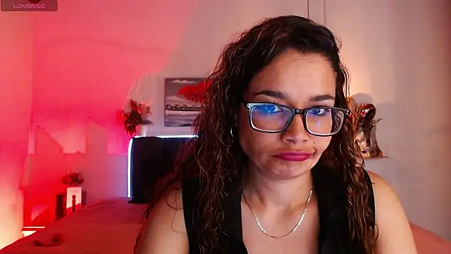 Rose Thompson1 online show from 11/06/25, 01:34