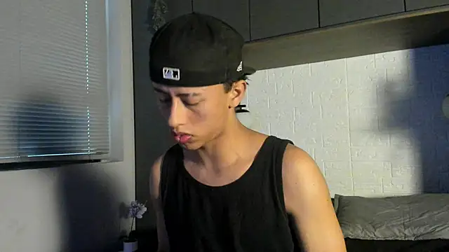 labrinthteasing online show from 03/22/26, 02:09