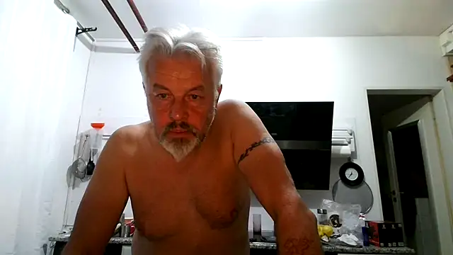 Snapshot of Berg_Boy chatting on 07/08/26, 10:36 Berg Boy online show from 07/08/26, 10:36