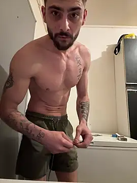 Snapshot of Hugo34bg chatting on 03/23/26, 01:42 Hugo34bg online show from 03/23/26, 01:42