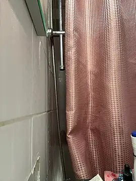 Snapshot of Hugo34bg chatting on 04/16/26, 05:30 Hugo34bg online show from 04/16/26, 05:30