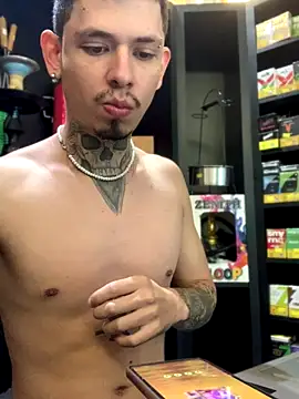 Snapshot of craxybaby chatting on 10/20/25, 02:28 craxybaby online show from 10/20/25, 02:28