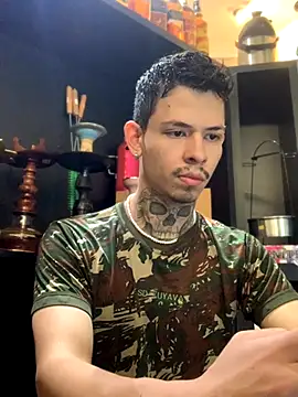 Snapshot of craxybaby chatting on 10/31/25, 01:12 craxybaby online show from 10/31/25, 01:12