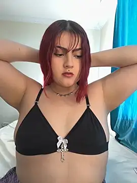 Snapshot of Ivelleee_ chatting on 10/02/25, 09:00 Ivelleee online show from 10/02/25, 09:00