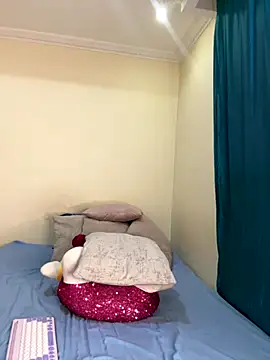 Snapshot of Ivelleee_ chatting on 11/07/25, 11:16 Ivelleee online show from 11/07/25, 11:16