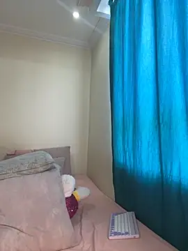 Snapshot of Ivelleee_ chatting on 11/08/25, 07:56 Ivelleee online show from 11/08/25, 07:56