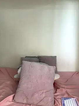 Ivelleee  online show from 12/16/25, 08:25