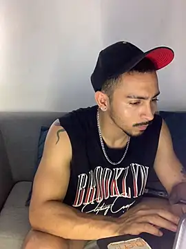 Snapshot of NicolasChest_xxx chatting on 06/27/26, 01:32 NicolasChest xxx online show from 06/27/26, 01:32