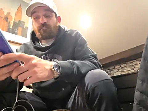 Snapshot of LKC94 chatting on 11/04/25, 01:48 LKC94 online show from 11/04/25, 01:48