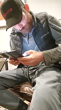 Snapshot of LKC94 chatting on 11/08/25, 12:44 LKC94 online show from 11/08/25, 12:44