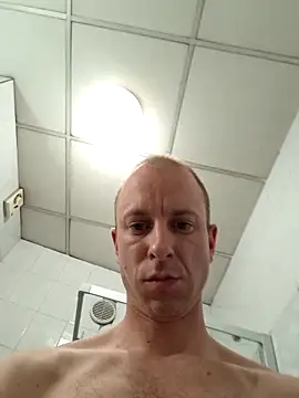 Snapshot of svenpfeifer chatting on 03/17/25, 12:19 svenpfeifer online show from 03/17/25, 12:19