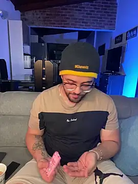 Snapshot of SrM0rgan chatting on 03/14/25, 02:42 SrM0rgan online show from 03/14/25, 02:42