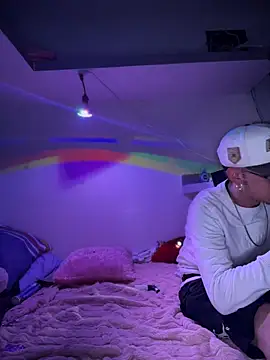 LoganPeny online show from 11/17/25, 05:35