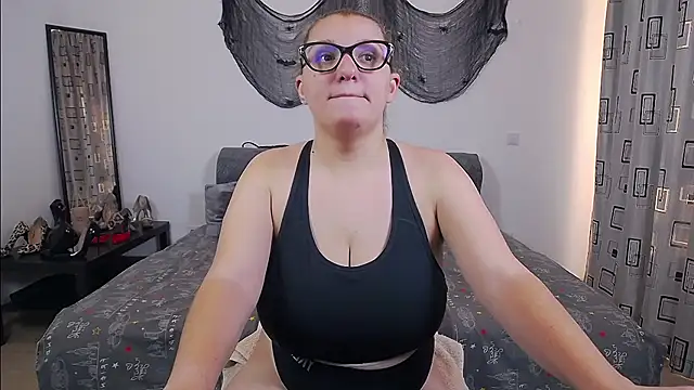 Snapshot of SharronAlexa chatting on 11/01/25, 01:46 SharronAlexa online show from 11/01/25, 01:46